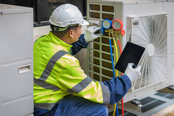 Professional Hvac technician working in Waukee, IA